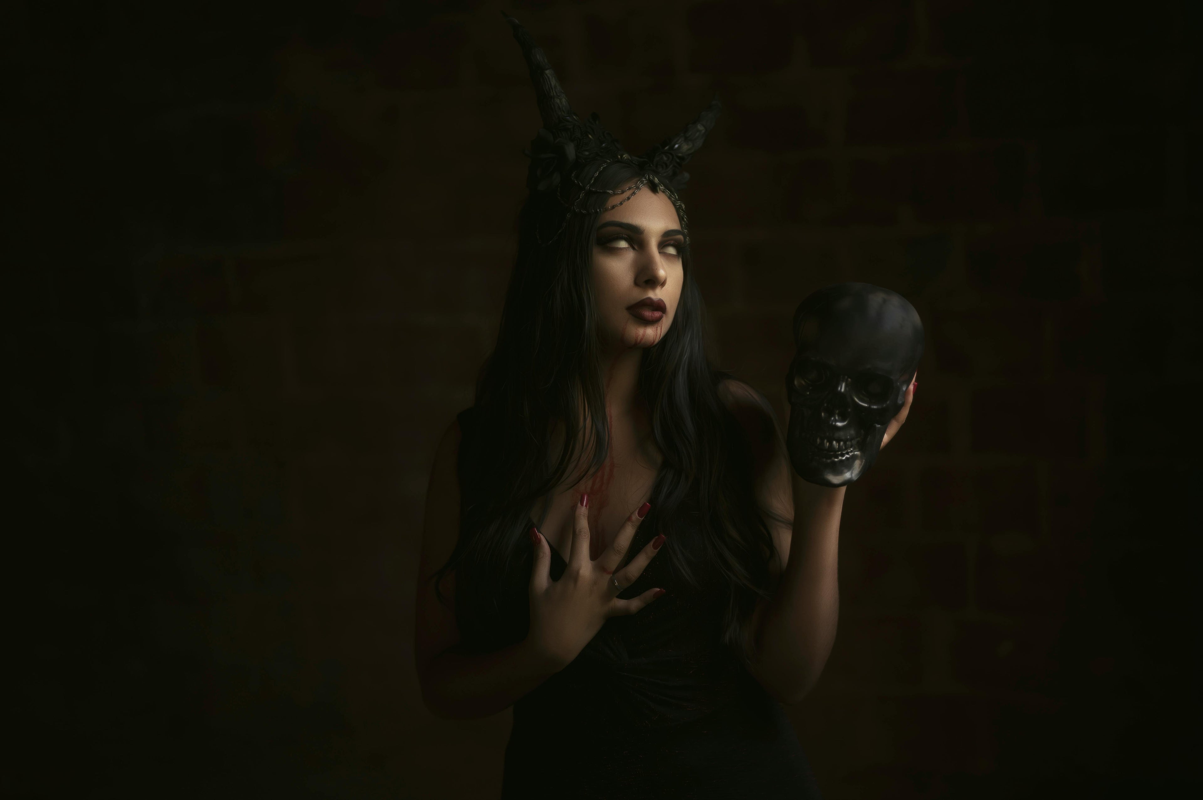 What is a Gothic Dress? Secrets of Dark Fashion