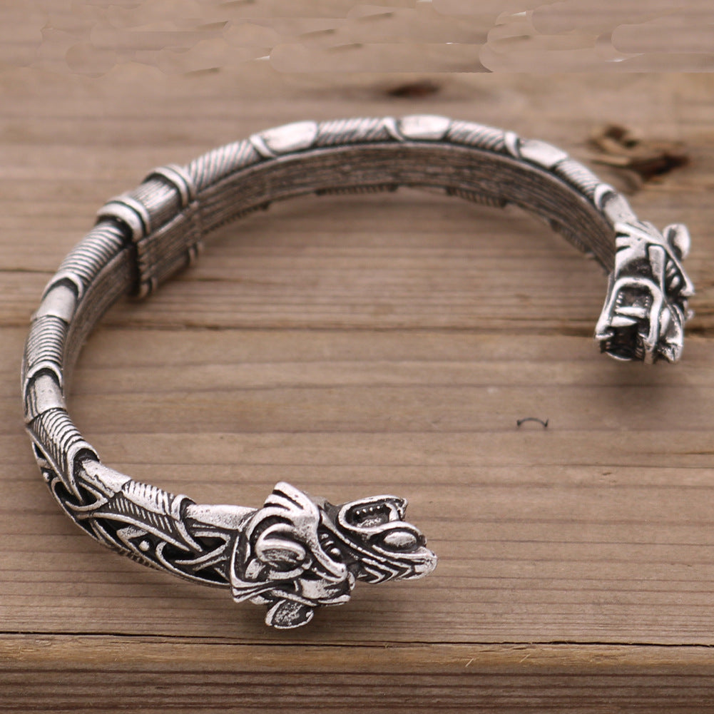 Mountain Wolf Symbol Nordic Bracelet – Silver