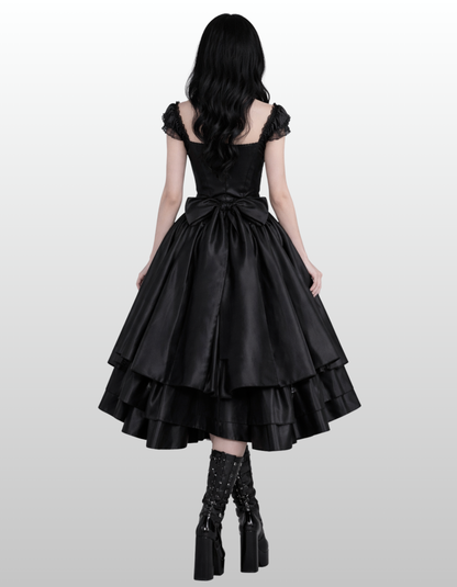 Lolita Women in victorian gothic dress